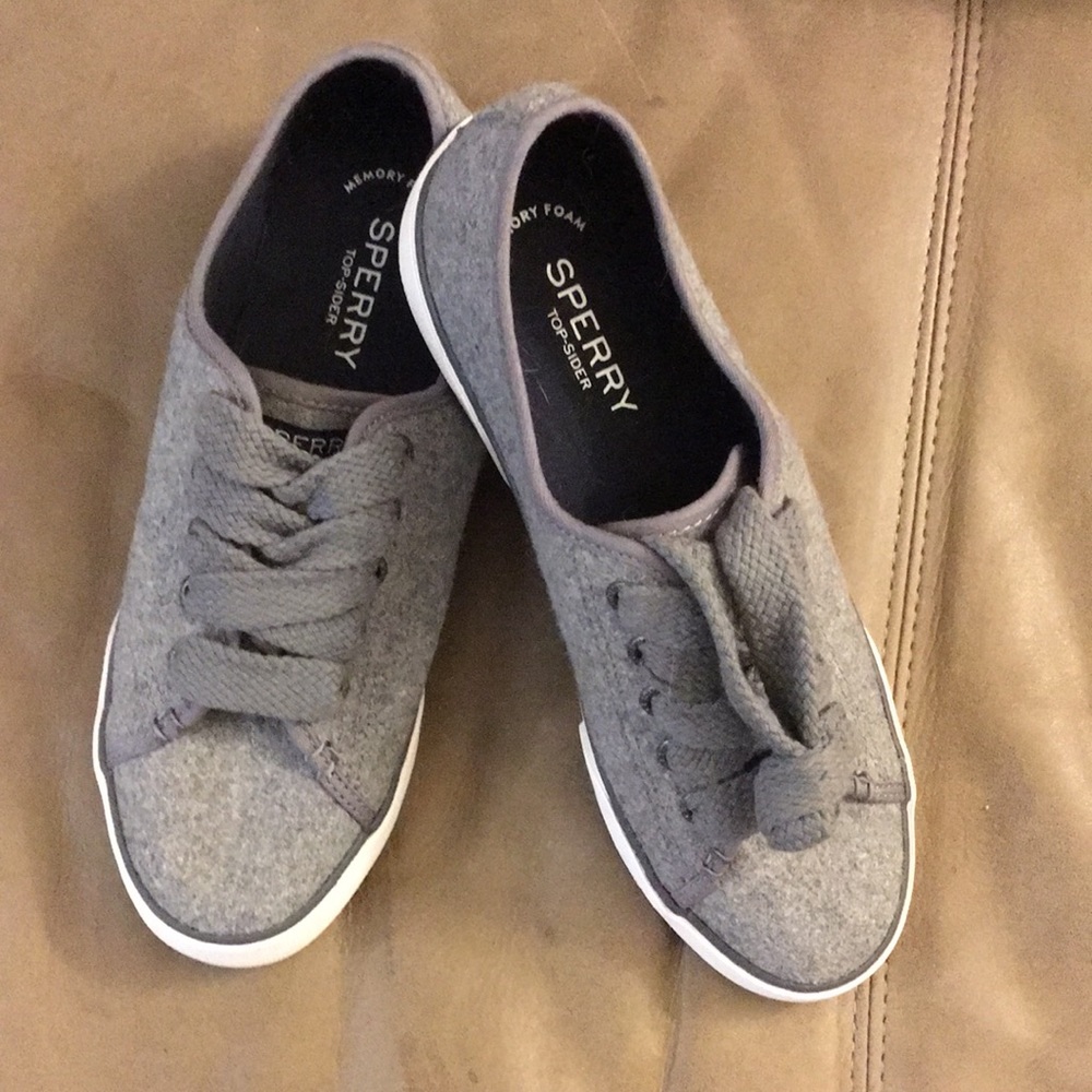 Sperry Sneakers Never worn , size7.5 Memory foam insoles, comfy
